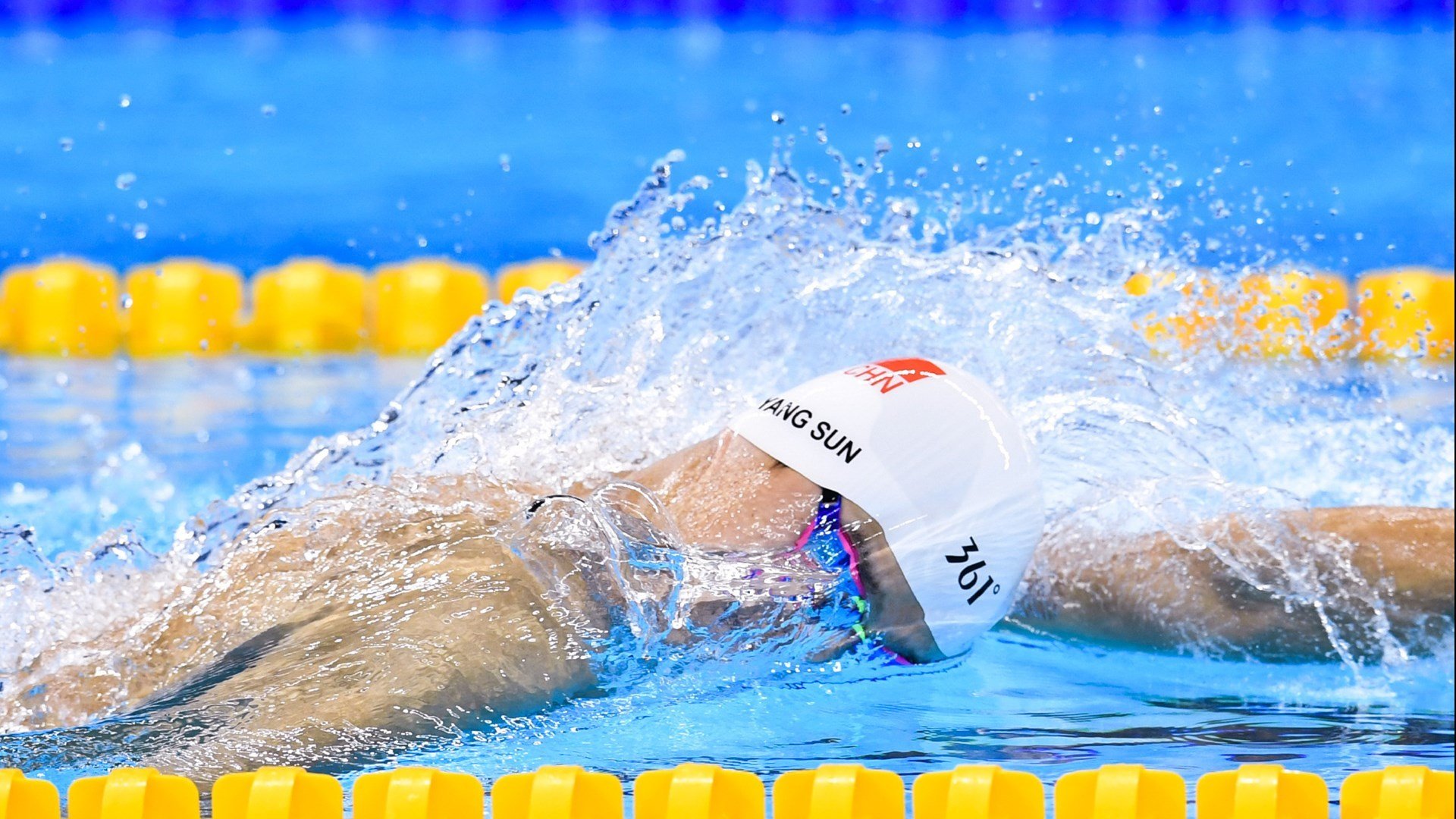 纳达尔强势回归红土赛场，法网前状态引关注